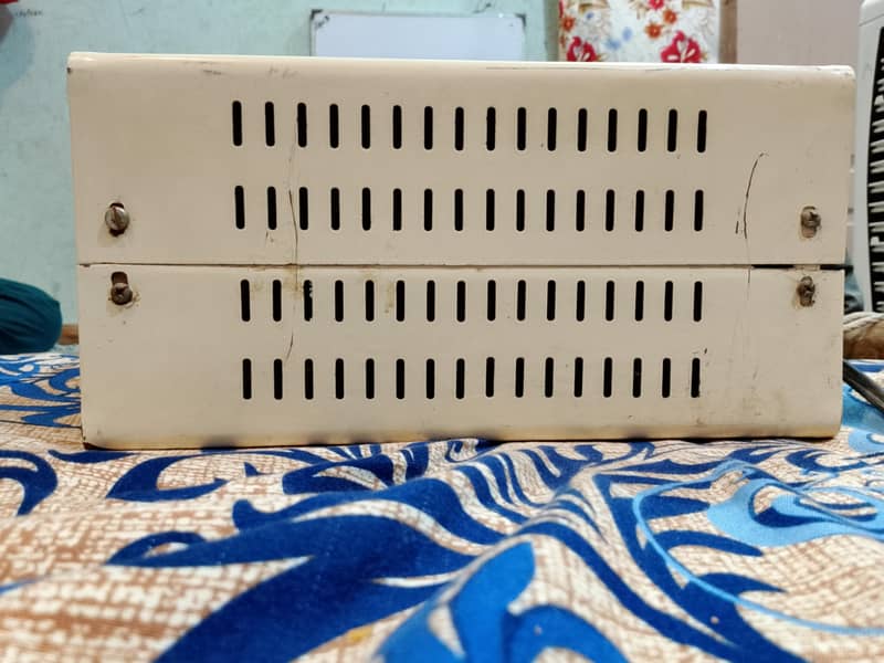 Philips 2500VA Automatic Voltage Stabilizer 3