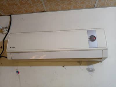 gree ac non inverter 1.5 ton sale  good condition full chill cooling