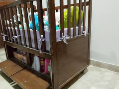 baby cot