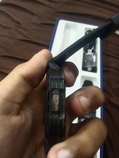 Ronin R13 condition 10/9 with 2 cable 2 strep andyearumber 03313419683