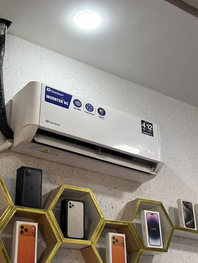 Dawlance 1 TON Inverter New condition 1 year use only