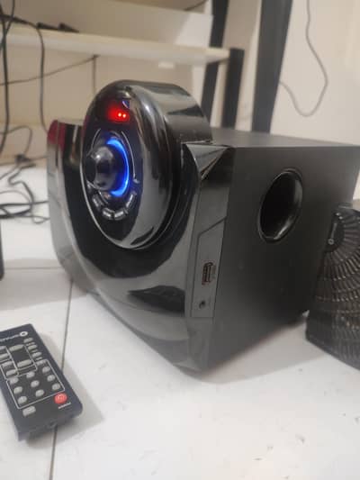 Studio 2.1 Multimedia Speaker System