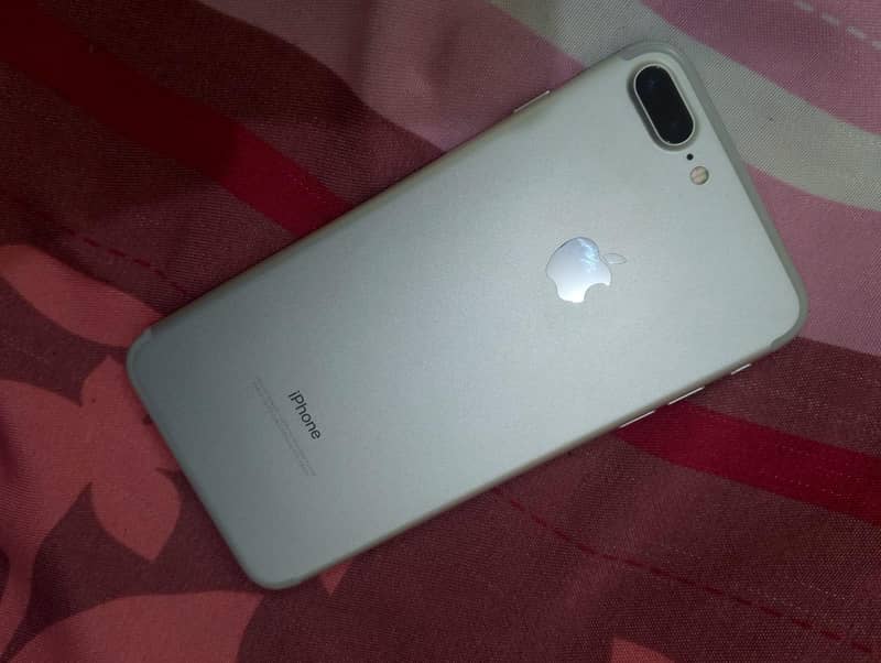 Apple iPhone 7 Plus 0