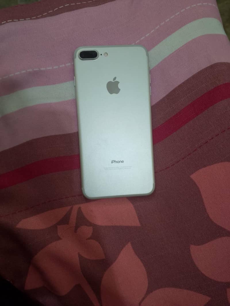 Apple iPhone 7 Plus 9