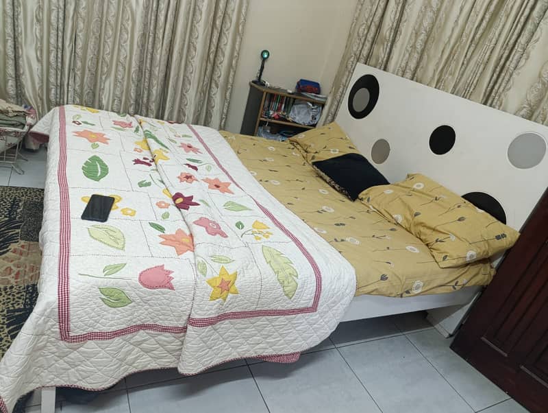 Bed and Dressing Table 2