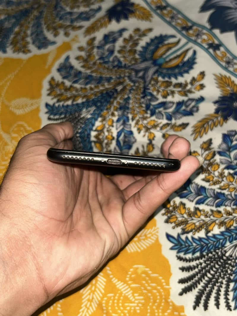 Apple iPhone 7 Plus 4