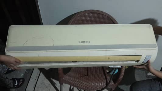 Samsung 1.5 Ton AC in excellent condition for sale