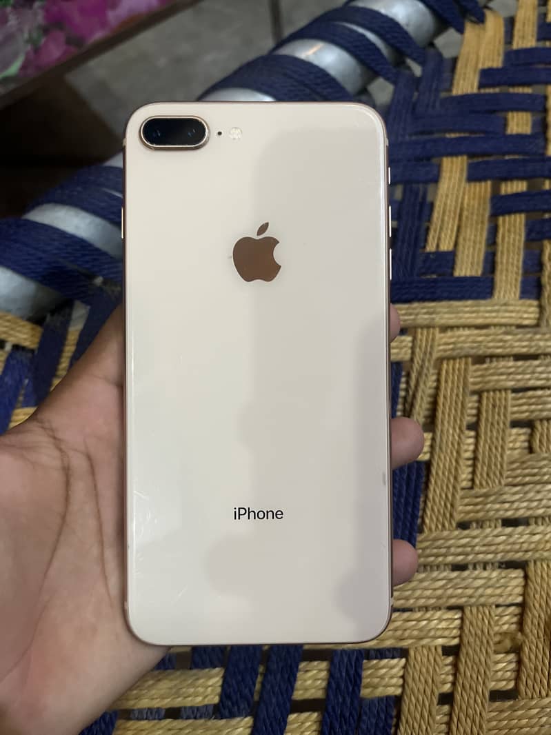 Apple iPhone 8 Plus 1