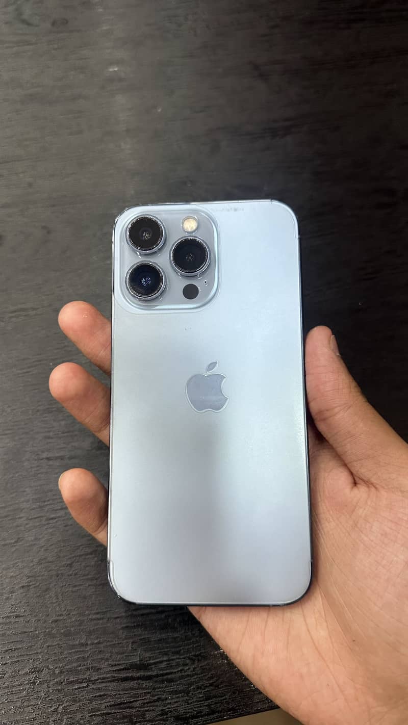 Apple iPhone 13 Pro 1