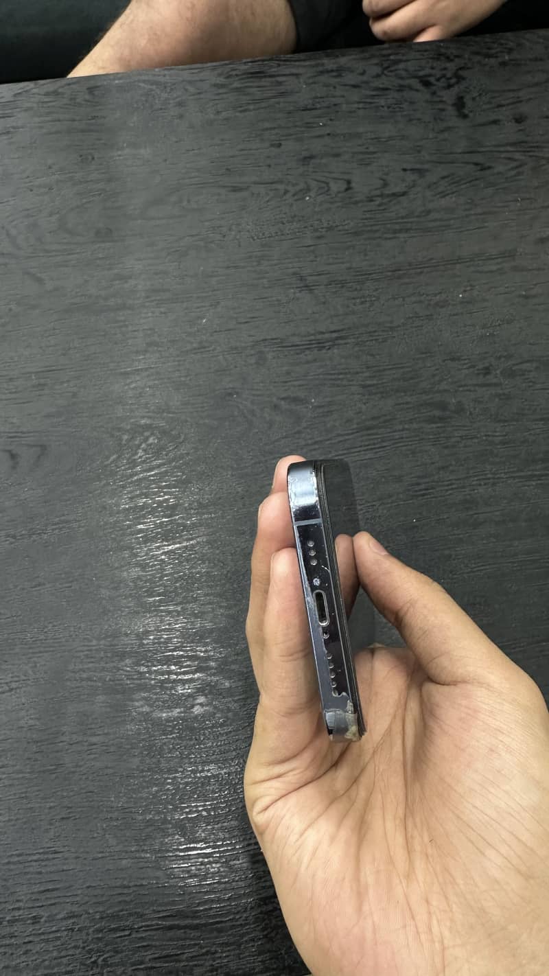 Apple iPhone 13 Pro 2