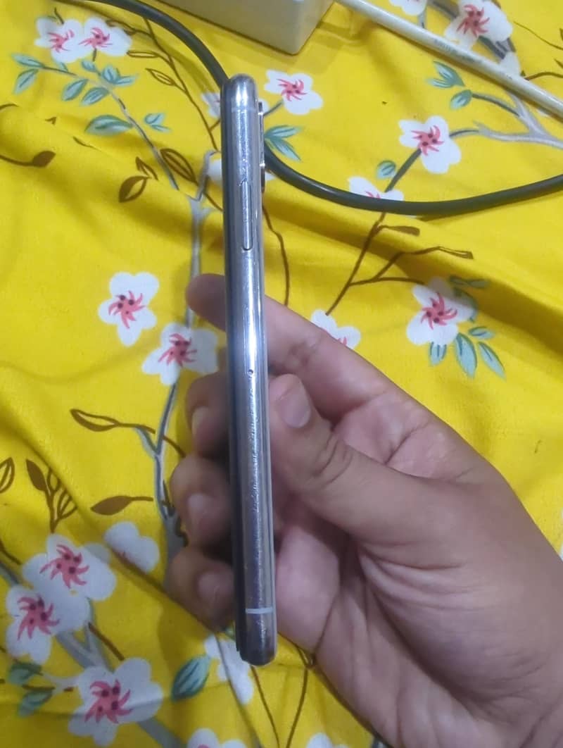 Apple iPhone X 2