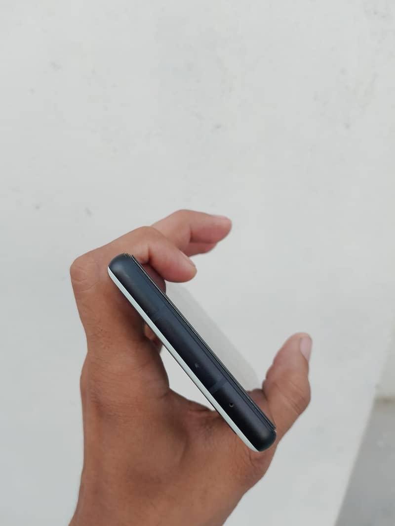 Google pixel 6A 3
