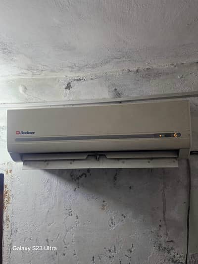 Dawlance AC Urgent sale rs 30000