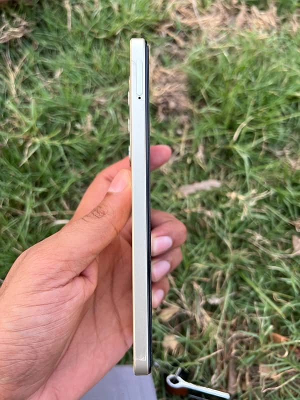 Realme C75 9