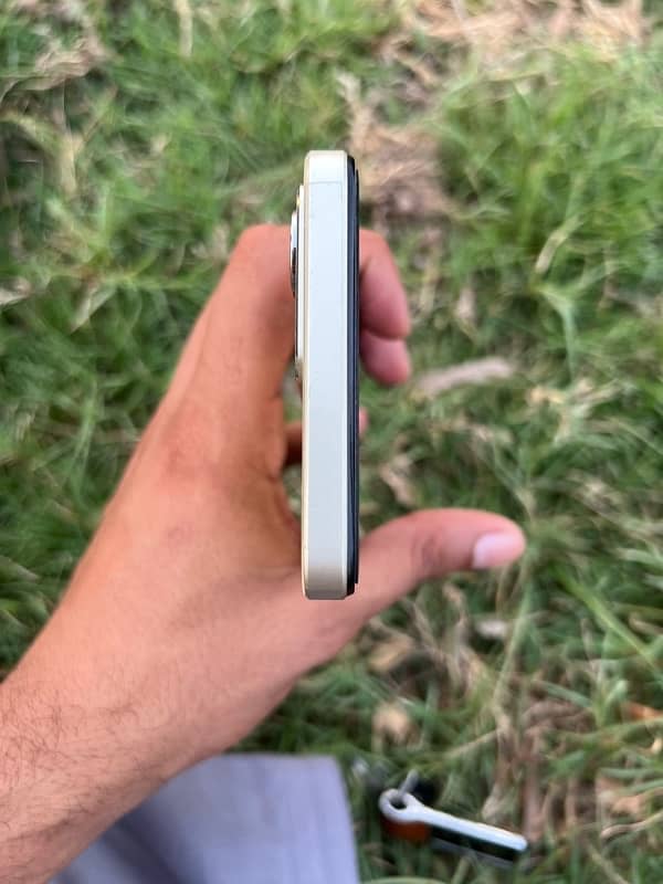 Realme C75 10