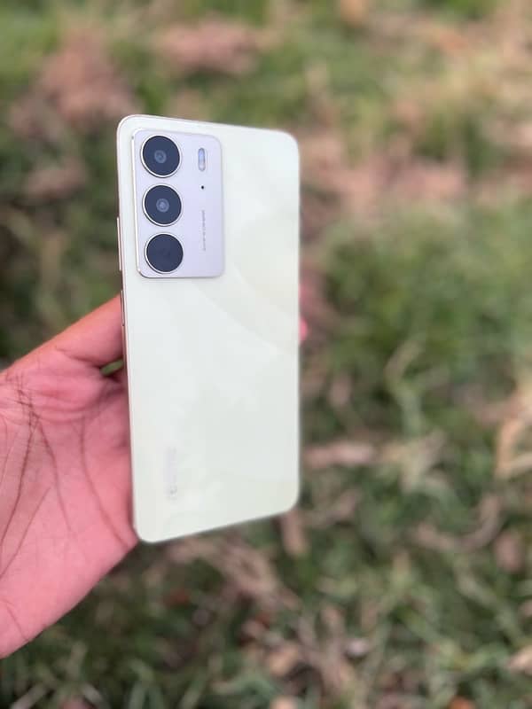 Realme C75 14