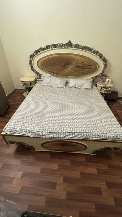 King size bed and dressing