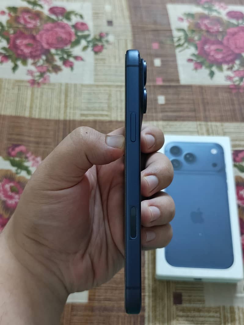 iPhone 17 pro max 3