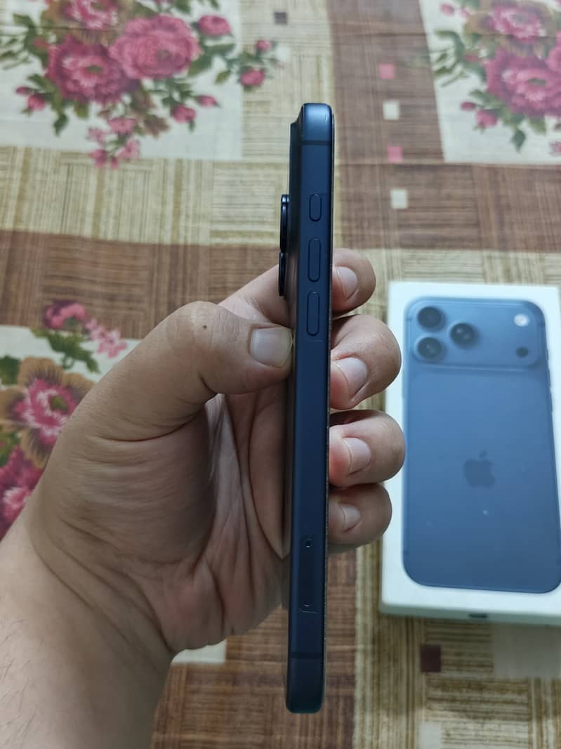 iPhone 17 pro max 4