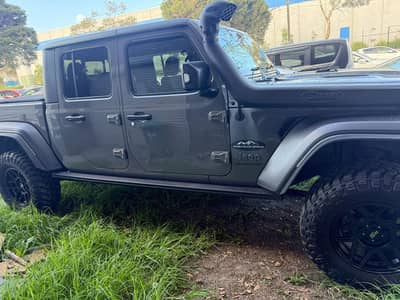 Gladiator Jeep Cheroke 2022  , 03009221613