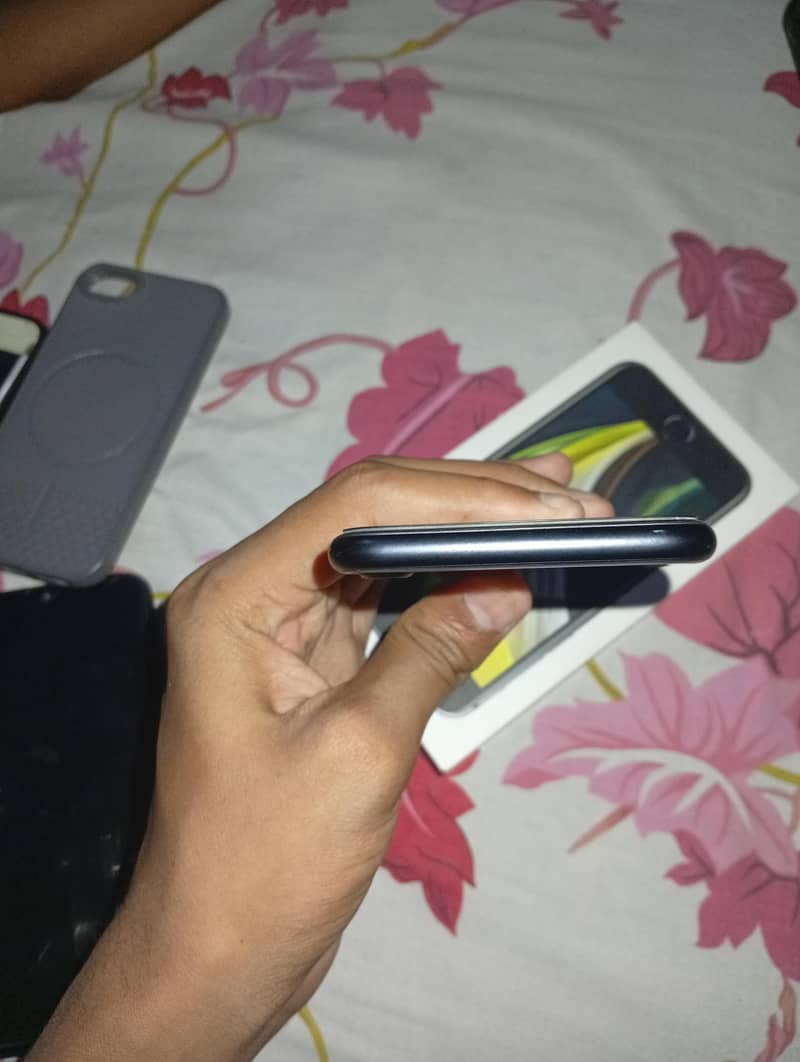 Apple iPhone SE 3