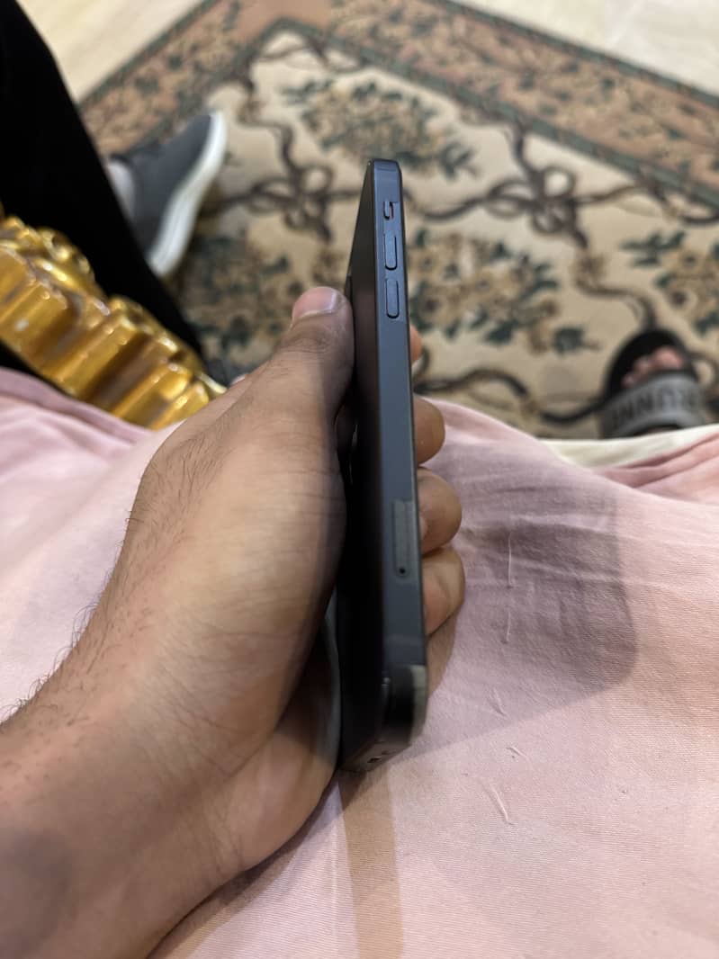 Apple iPhone 12 4