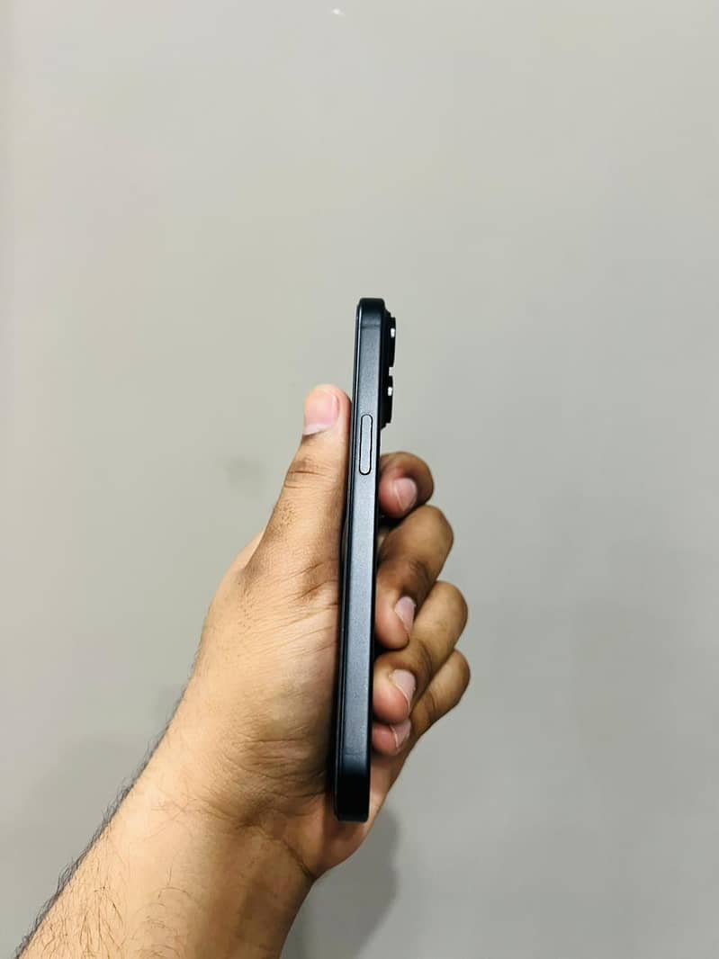 Apple iPhone 15 2
