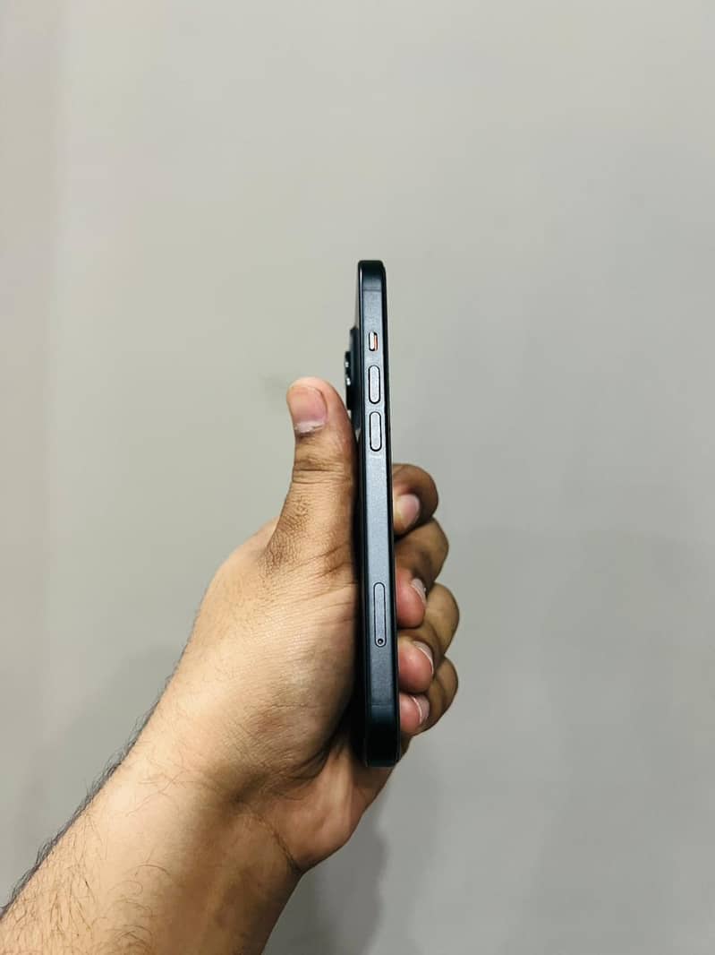 Apple iPhone 15 3
