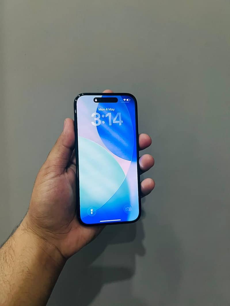 Apple iPhone 15 5