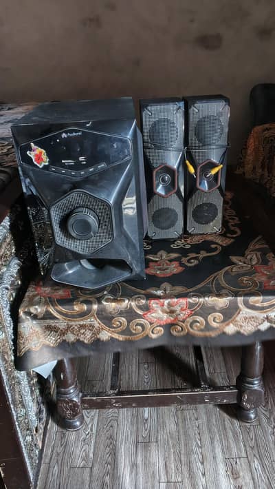 audionic speaker good condition 5 speaker aik baser