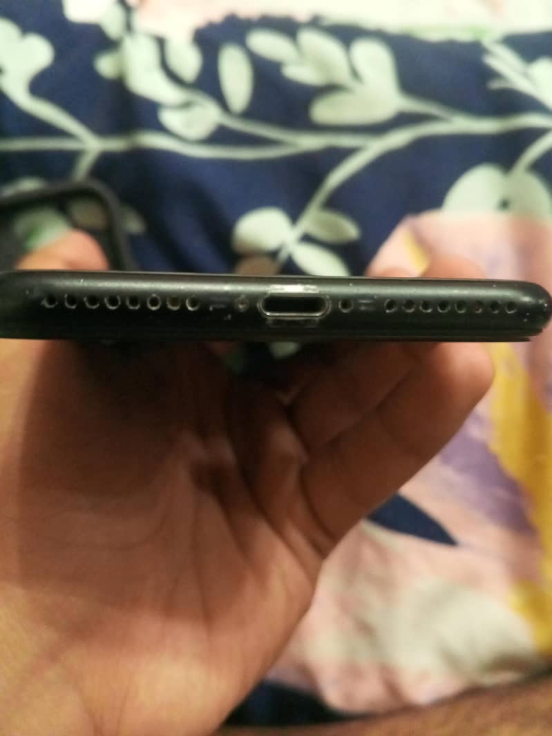 Apple iPhone 7 Plus 2