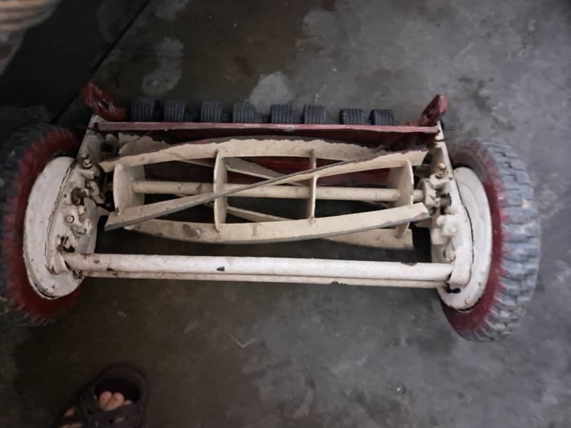Grass cutting hand machine 1