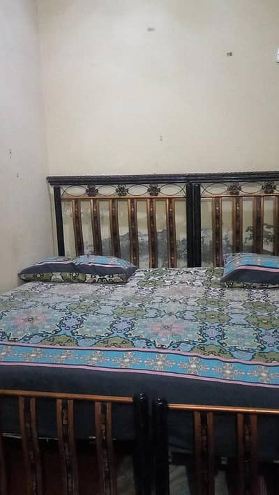 2 pair iron single bed in used