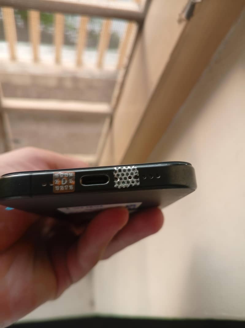 Apple iPhone 15 Pro 4