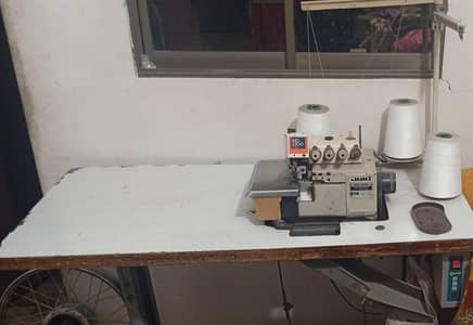 Overlocker sewing machine
