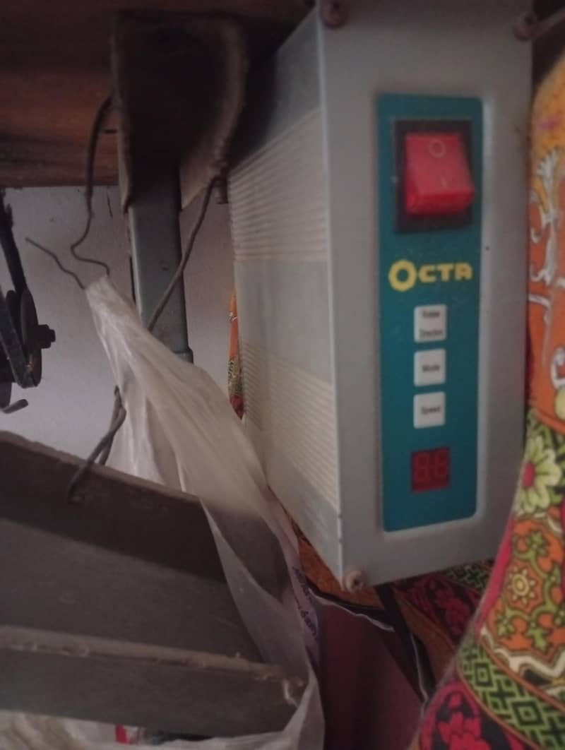 Overlocker sewing machine 3