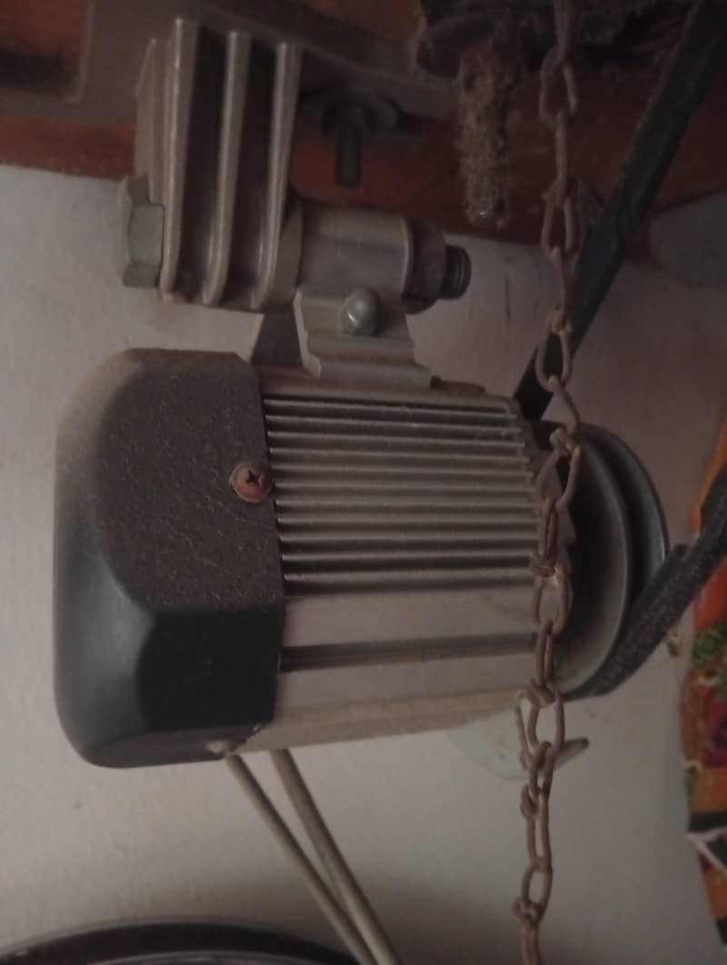 Overlocker sewing machine 4