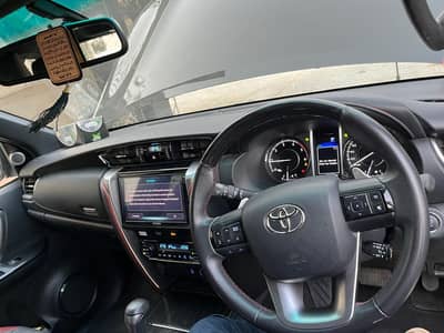 Toyota Fortuner Legender 2023