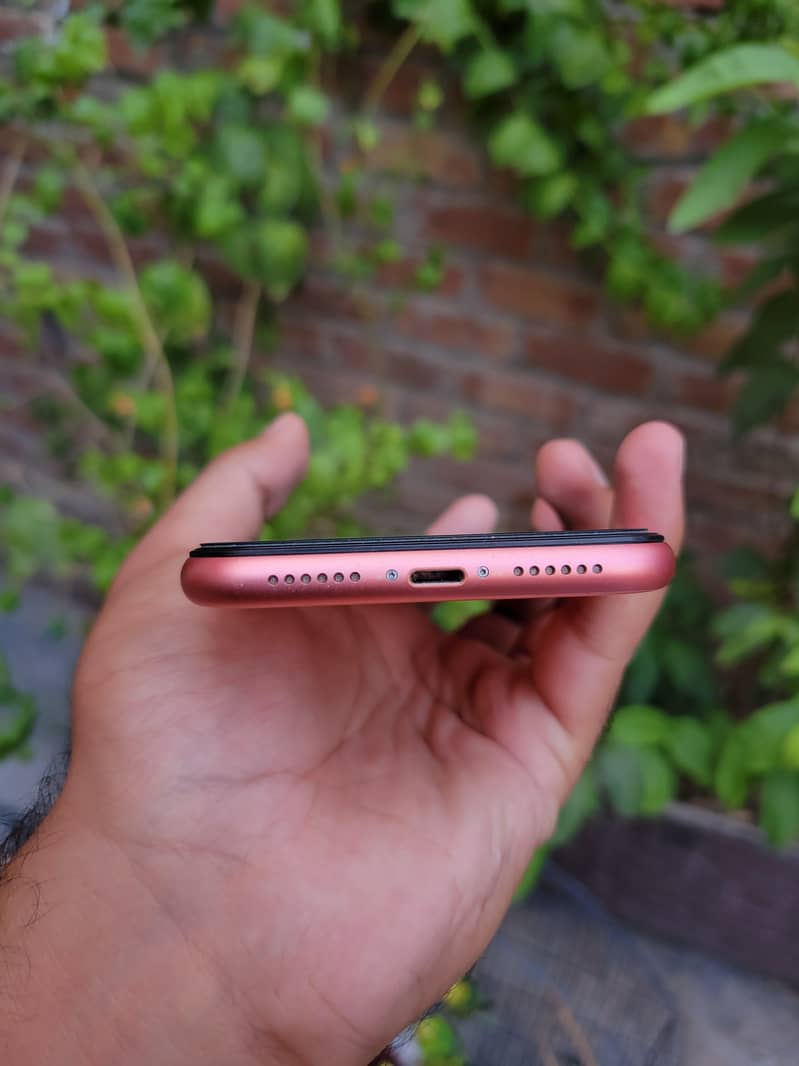 iPhone XR 3