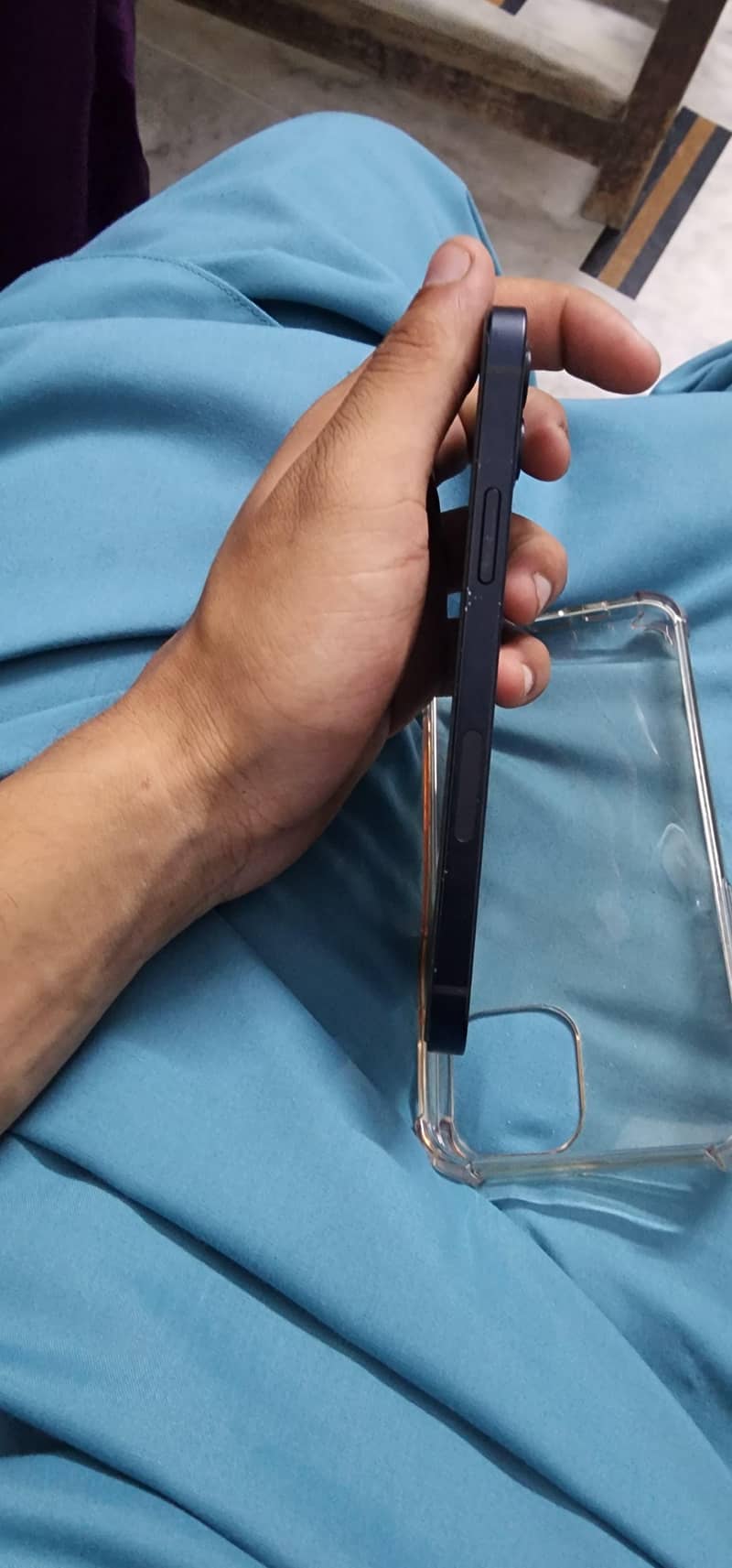 Apple iPhone 12jv 4