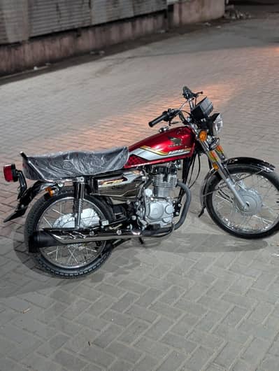 Honda 125 Red