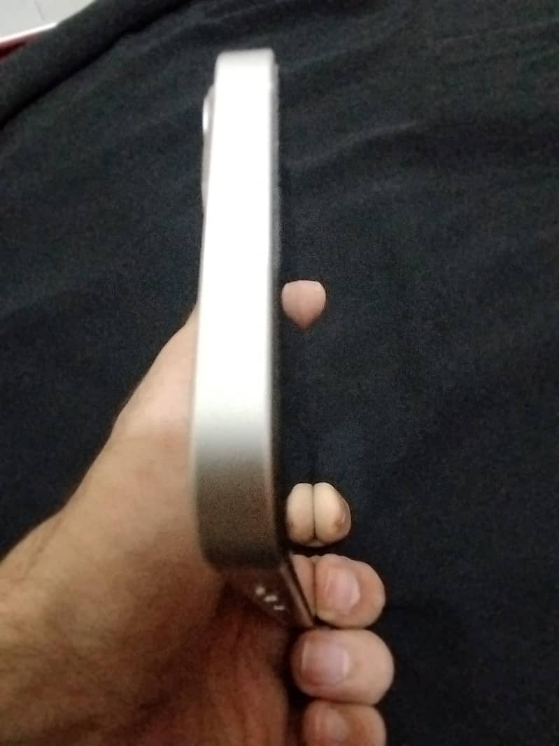 Apple iPhone 13 6