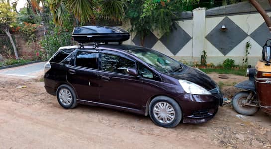 Honda Fit shuttle 2015