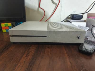 Xbox One S 1 tb with two controllers, battery and charging station