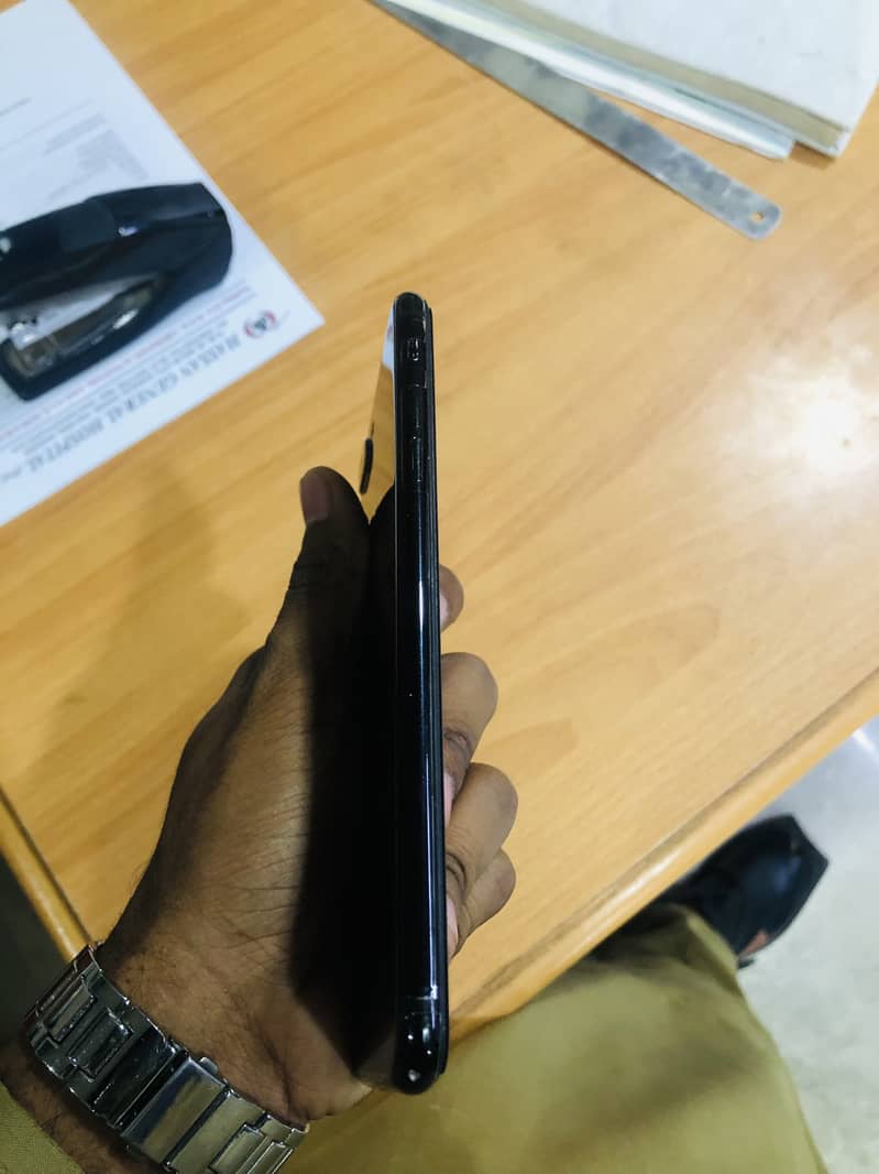 Apple iPhone 7 Plus 1