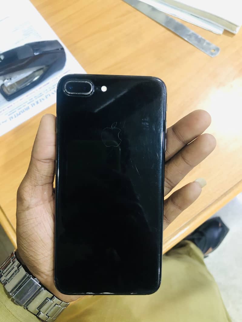 Apple iPhone 7 Plus 2