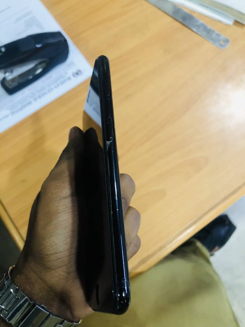 Apple iPhone 7 Plus 3