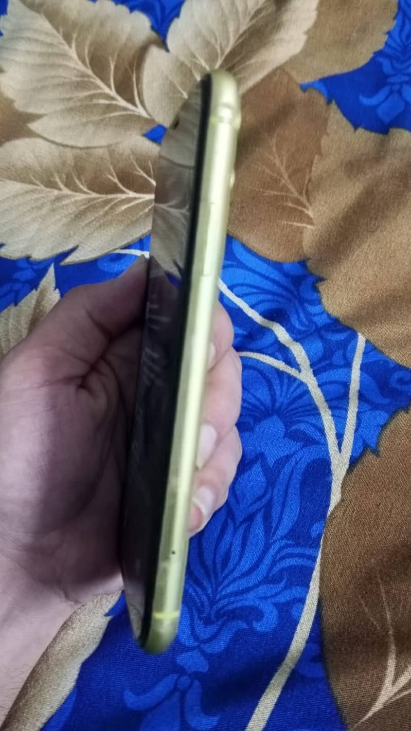 Apple iPhone 11 2