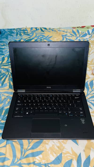 Core i7 5th gen E7250