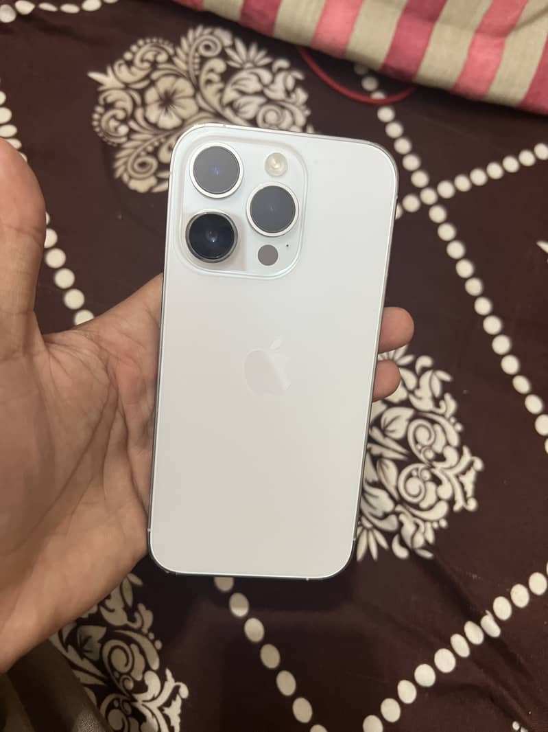 Apple iPhone 14 Pro 0